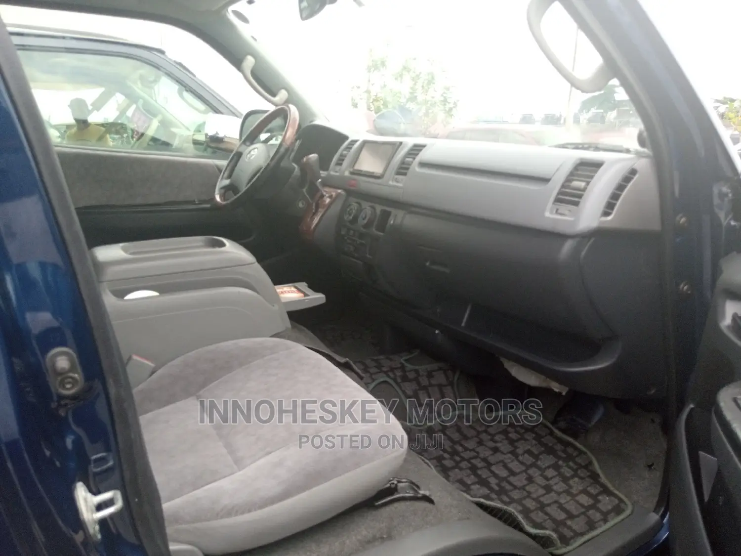 Toyota HiAce 2012 Blue