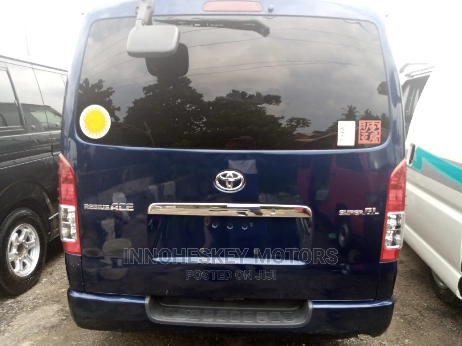 Toyota HiAce 2012 Blue
