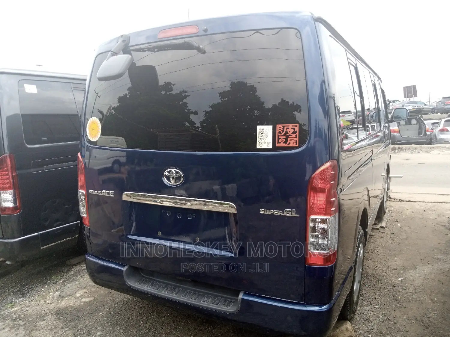 Toyota HiAce 2012 Blue
