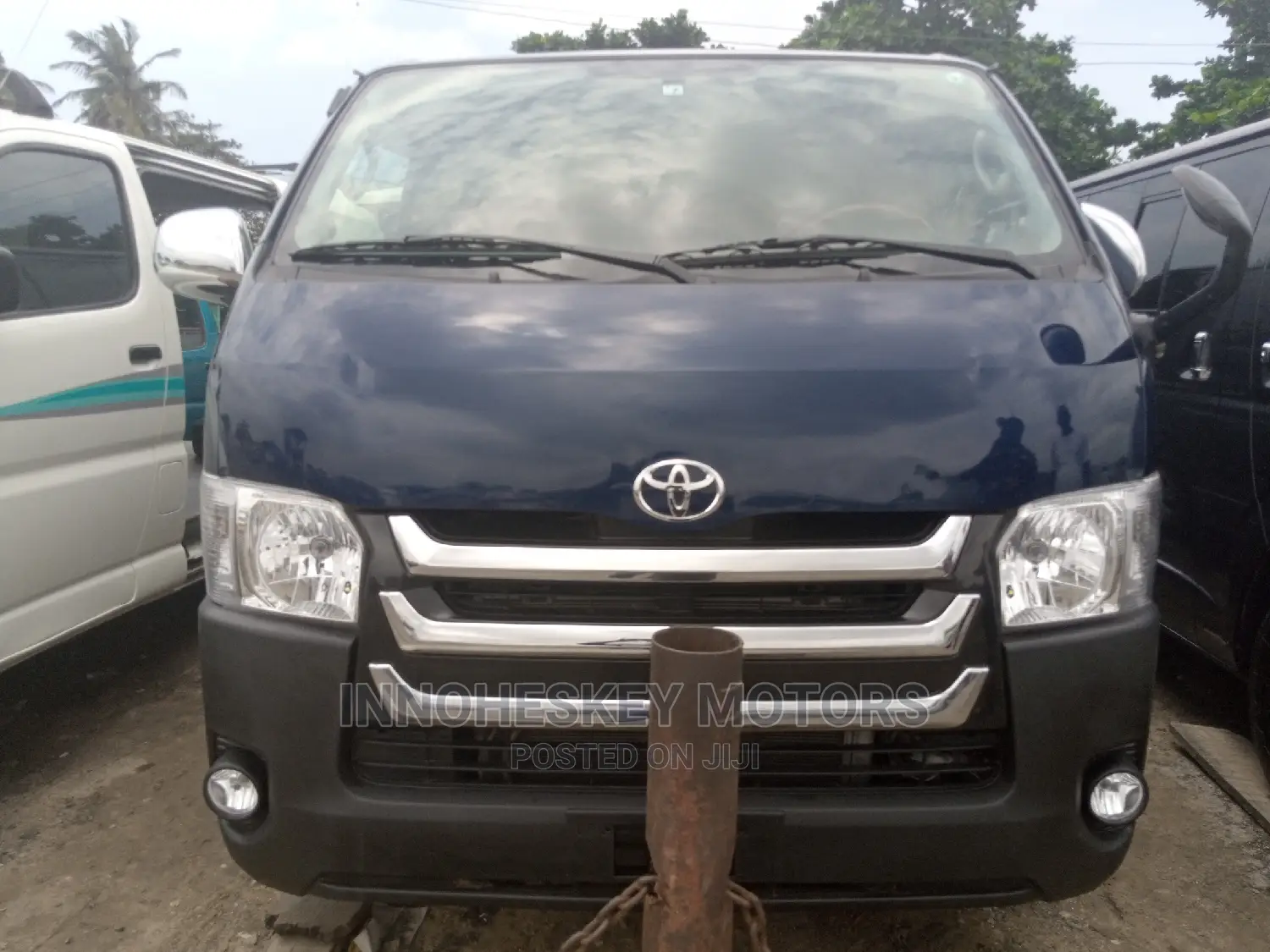 Toyota HiAce 2012 Blue