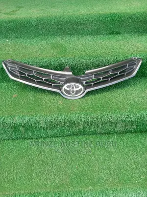 Front Grill Toyota Corolla 2015 Used.