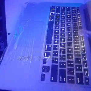 New Laptop Apple MacBook Air 4GB Intel Core I5 SSD 256GB
