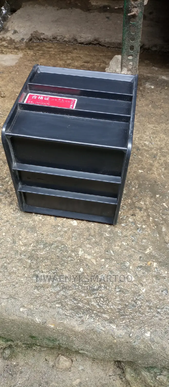 Plastic Cube Mood