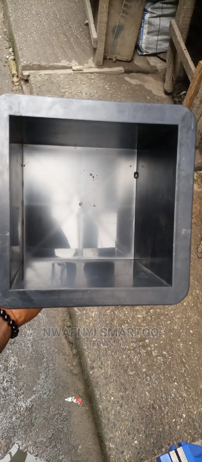 Plastic Cube Mood