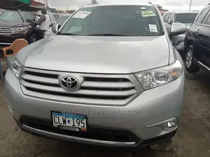 Toyota Highlander Limited 3.5l 4WD 2013 Silver