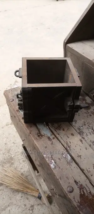 Iron 150 by 150 Cube Mood