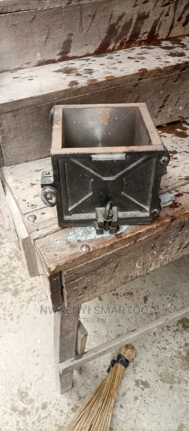 Iron 150 by 150 Cube Mood