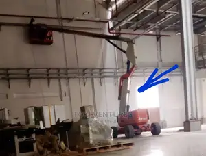 Cherrypicker Manlift