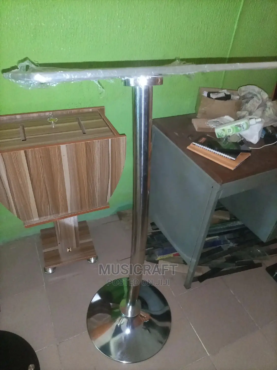 Pulpits With Rod Suspension