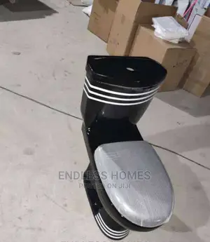 High Quality Black Water Closet