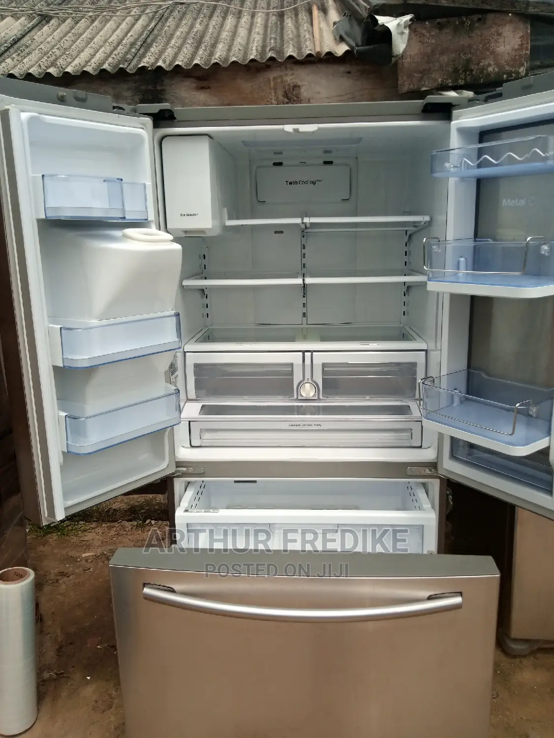 American Refrigerator With Multiple Doors And Functions
