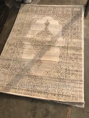 Quality Velona Center Rug