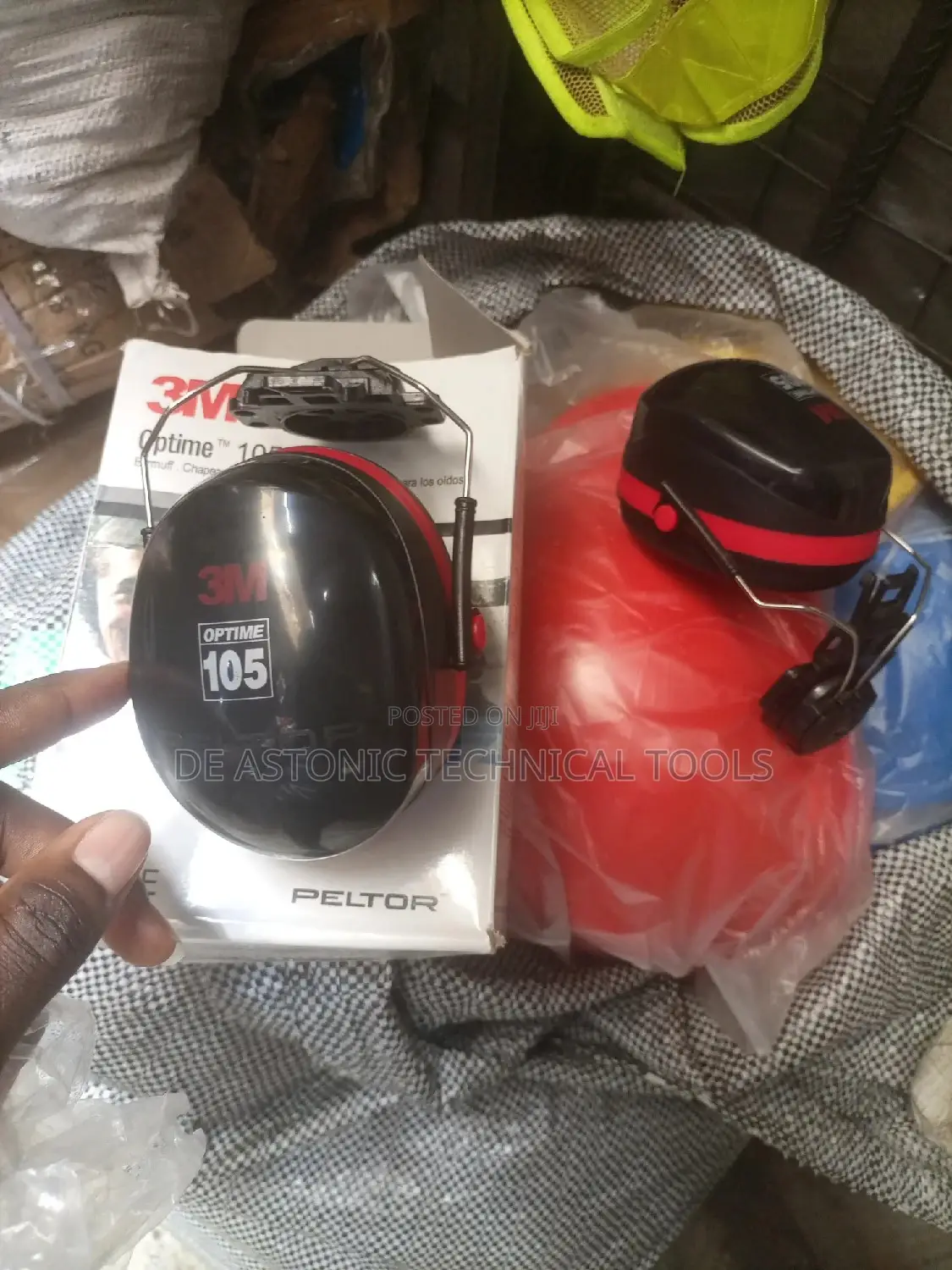 3M Earmuff Protector
