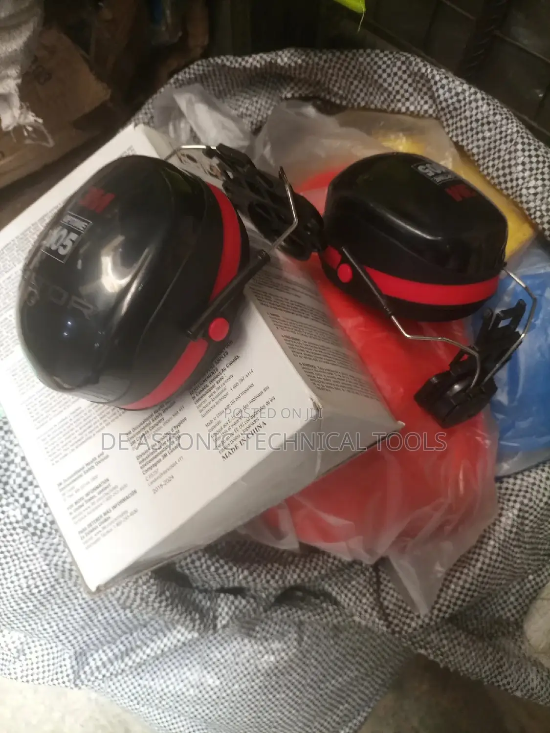 3M Earmuff Protector