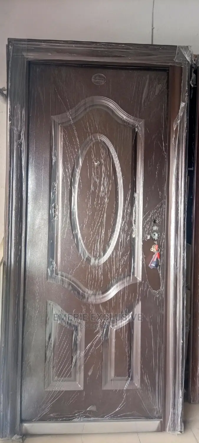 3ft: Steal Security Room Door