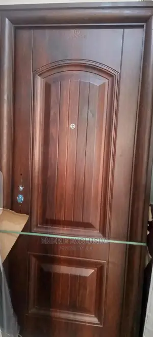 3ft: Steal Security Room Door