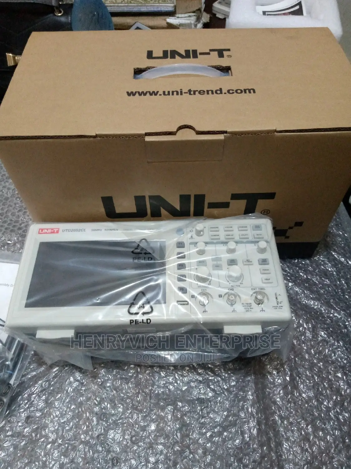 Uni-T Digital Storage Oscilloscope