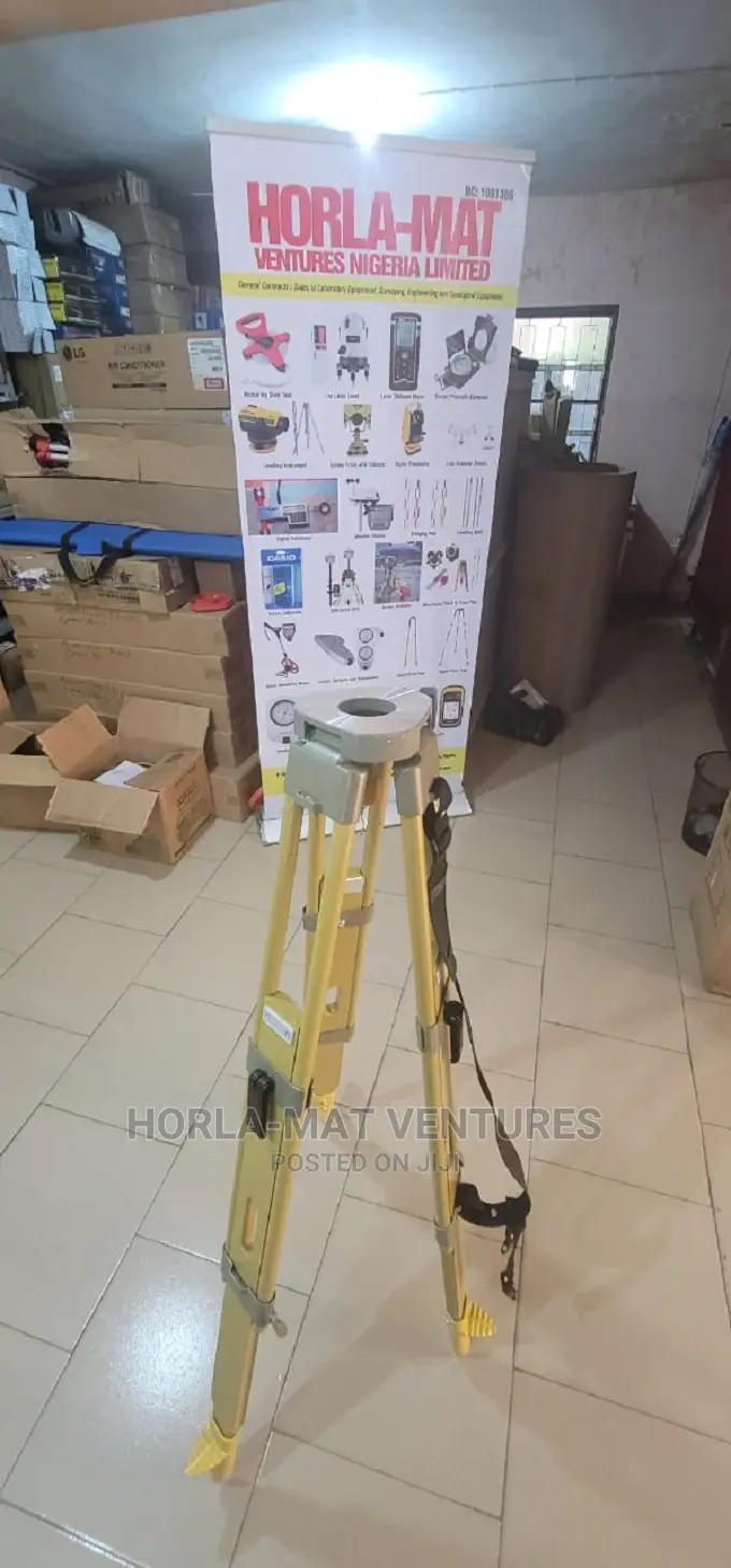 Wooden Tripod With Double Lock for Total Station