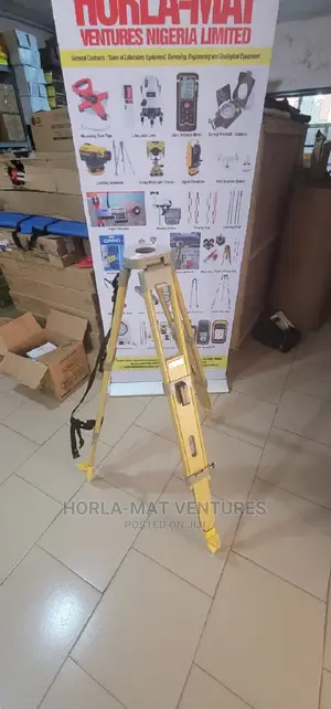 Wooden Tripod With Double Lock for Total Station