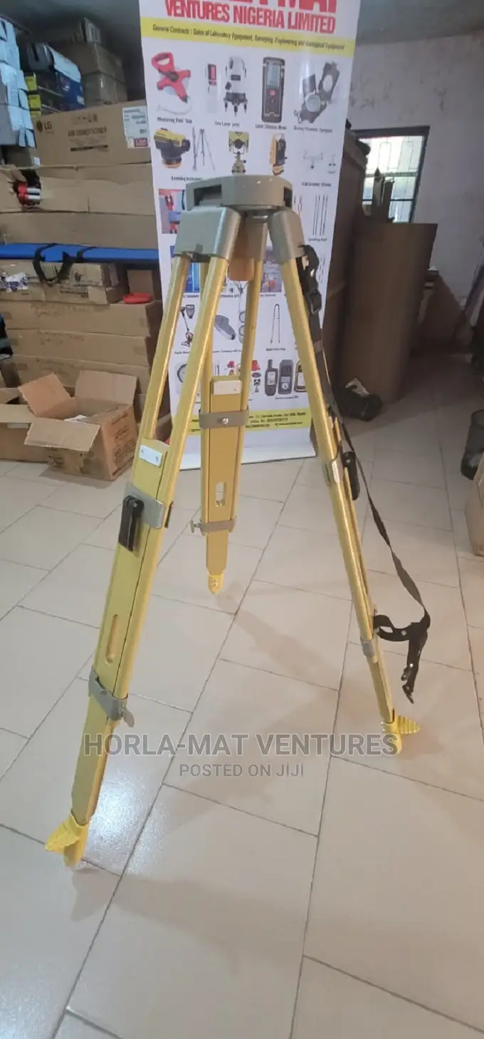 Wooden Tripod With Double Lock for Total Station