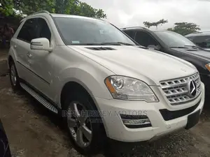 Photo - Mercedes-Benz M Class 2010 White