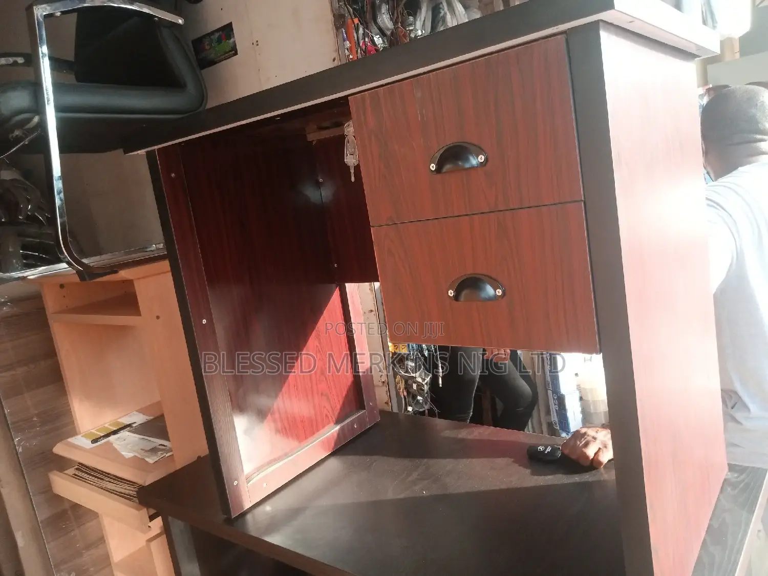 3 Fit Office Table