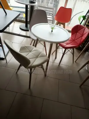 Italian Unique Restaurant Tables With 3 Chairs