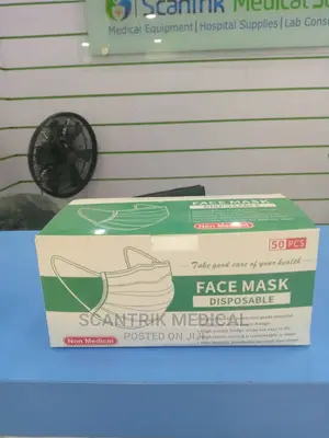 Medical Waterproof and Dustproof Face Mask