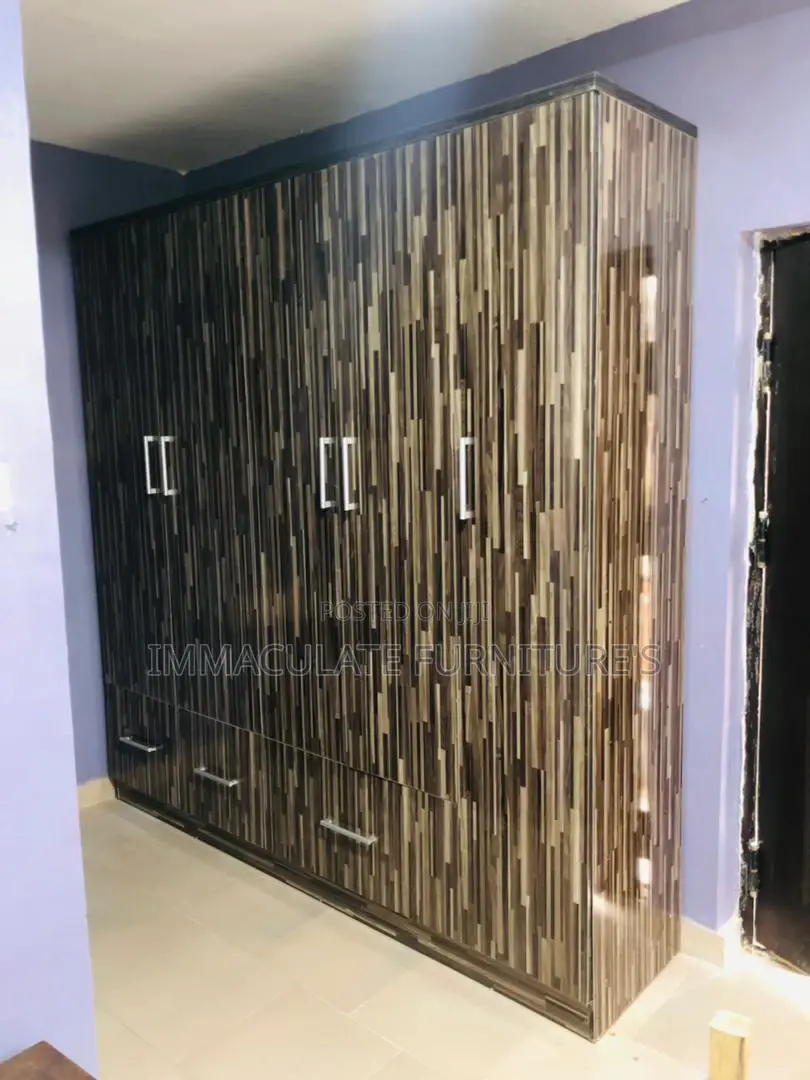 8×8 Wardrobe