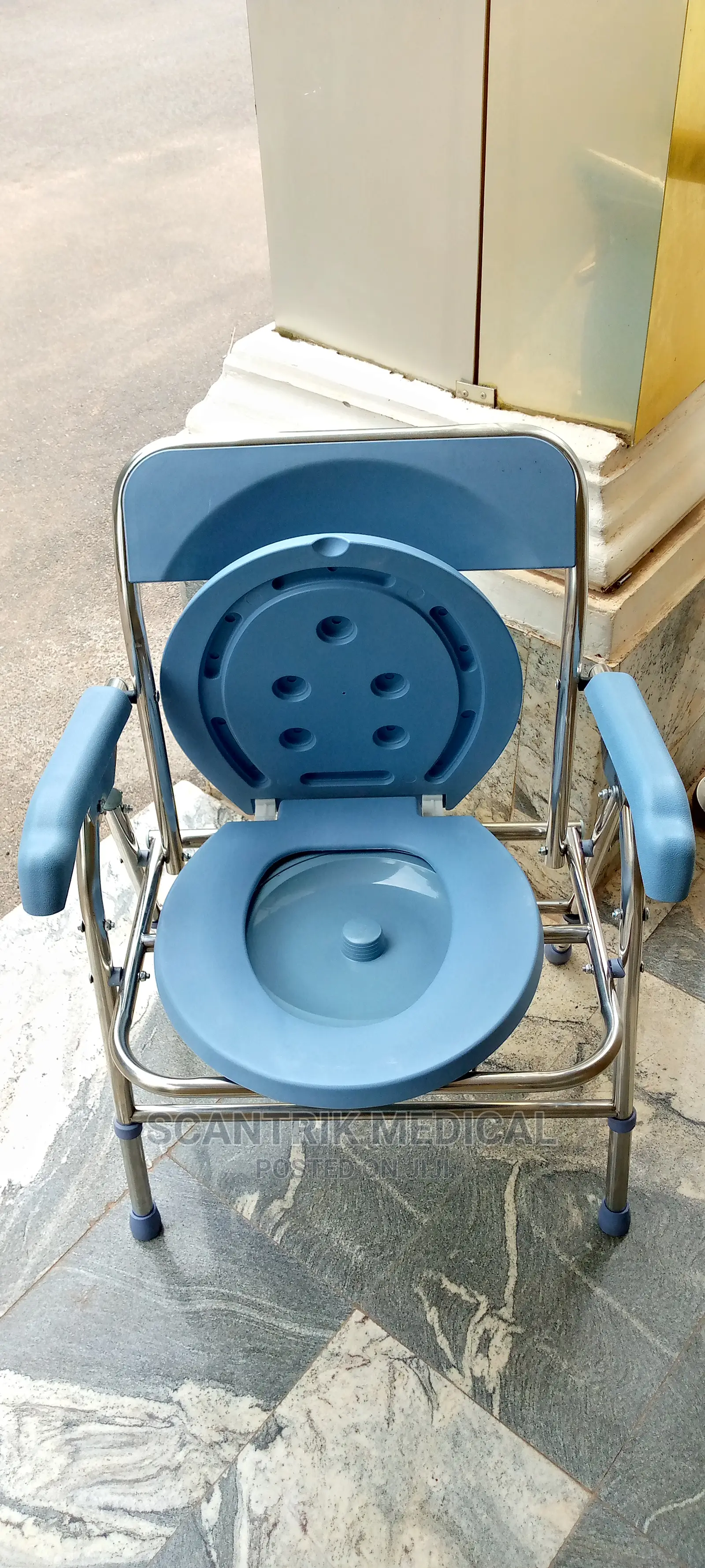 Plastic Commode Chair