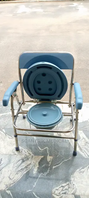 Commode Chair