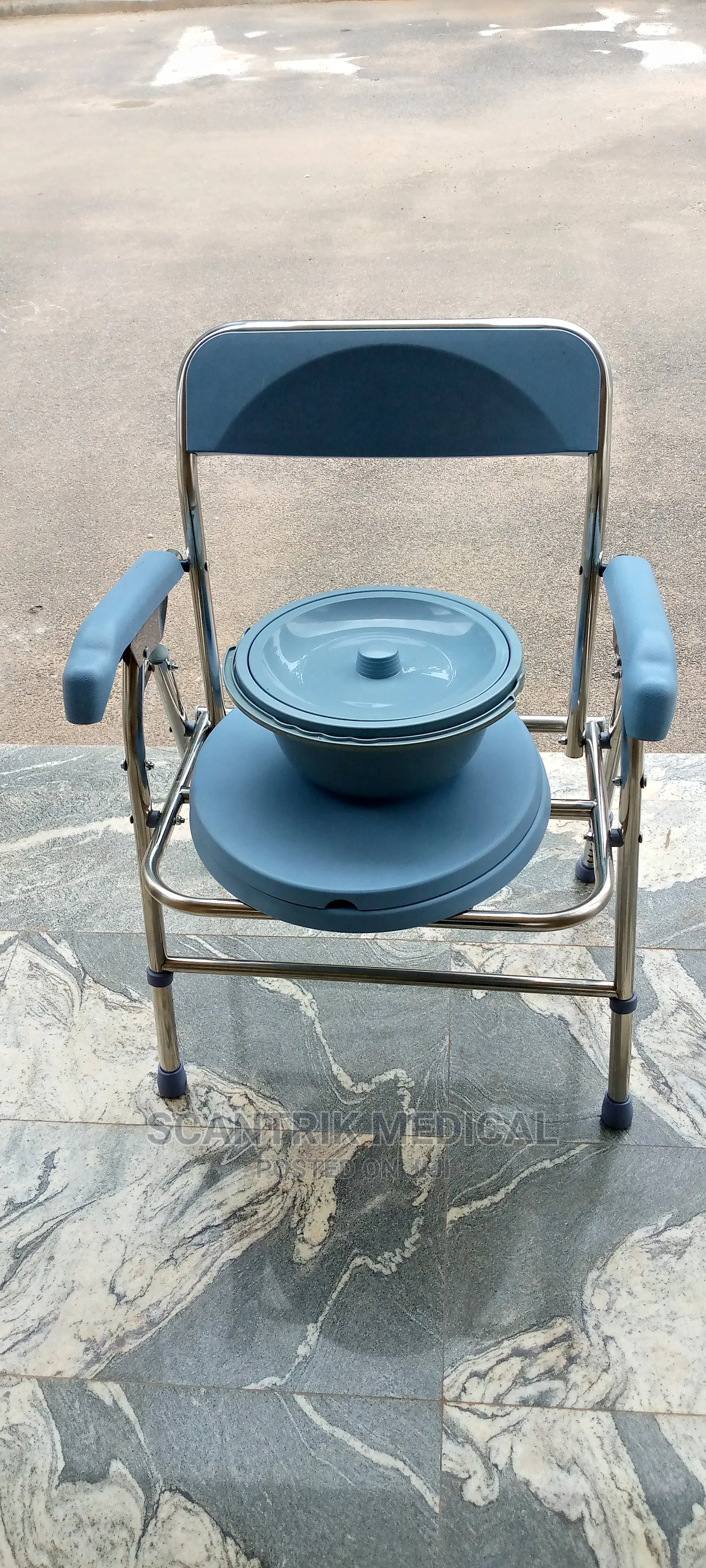 Height Adjustable Commode Chair