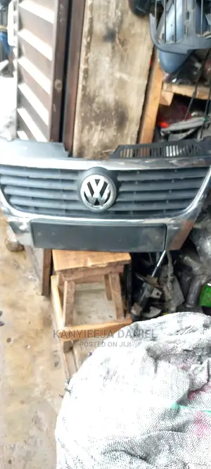 Front Grill Volkswagen Passat F S I