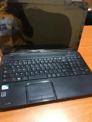 Laptop Toshiba Satellite C850 4GB Intel Pentium HDD 320GB