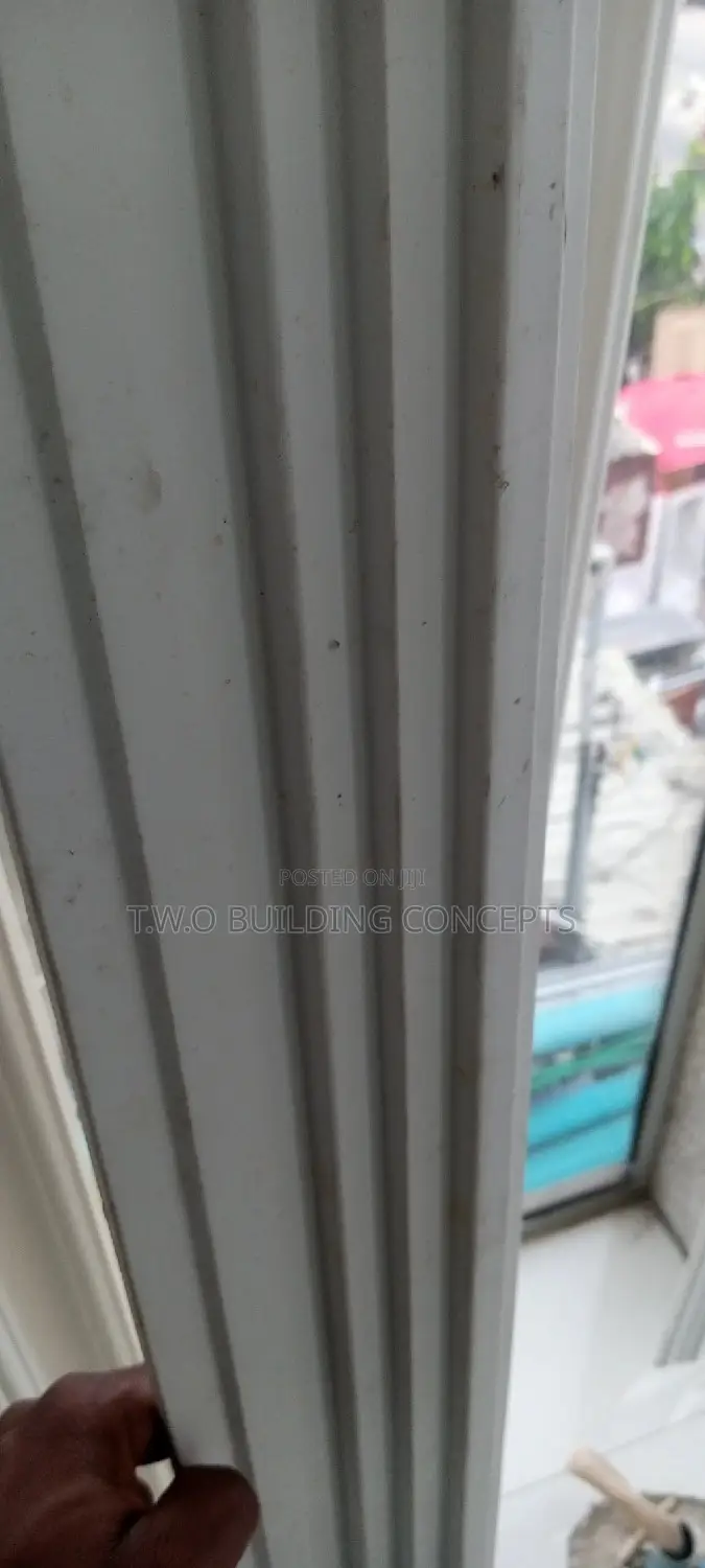 P.O.P Cornice
