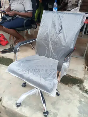 Quality Executive Swivel Office Mesh Chair.