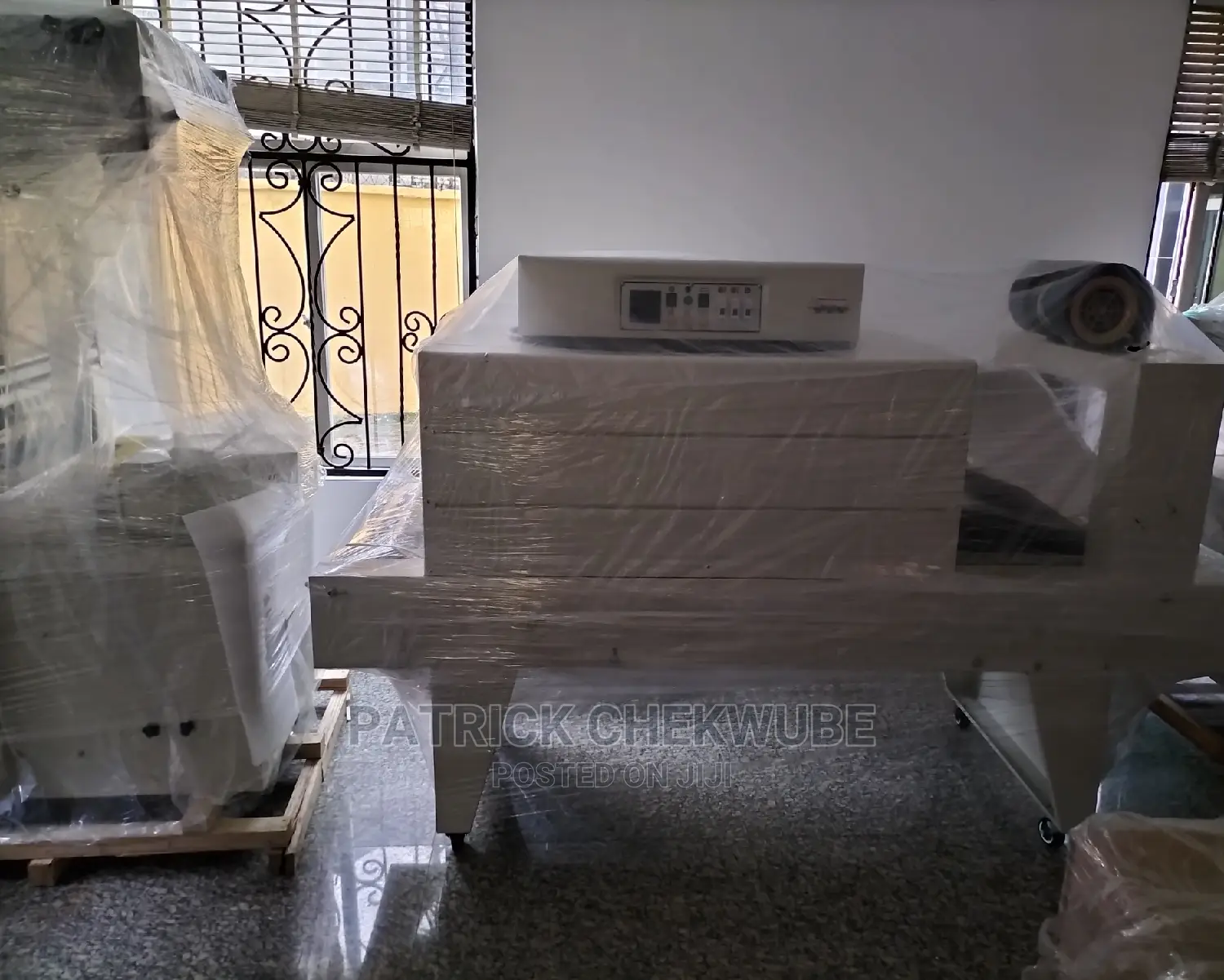 Shrink Wrapping Machine