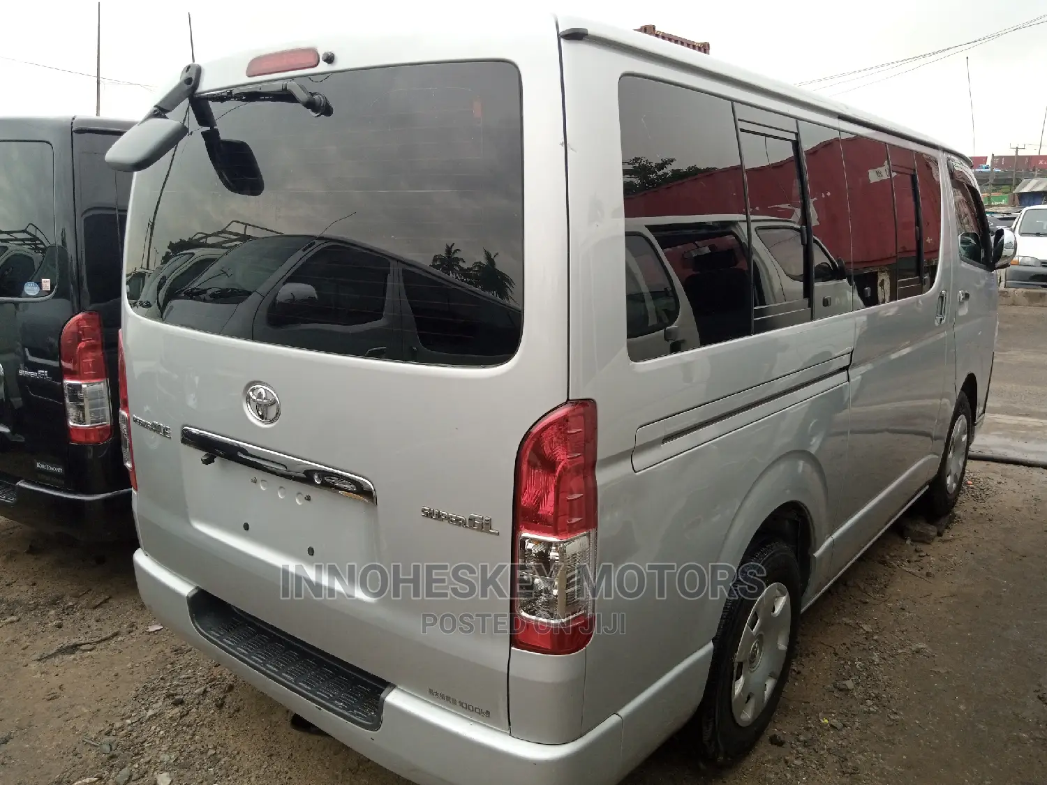 Toyota HiAce 2010 Silver