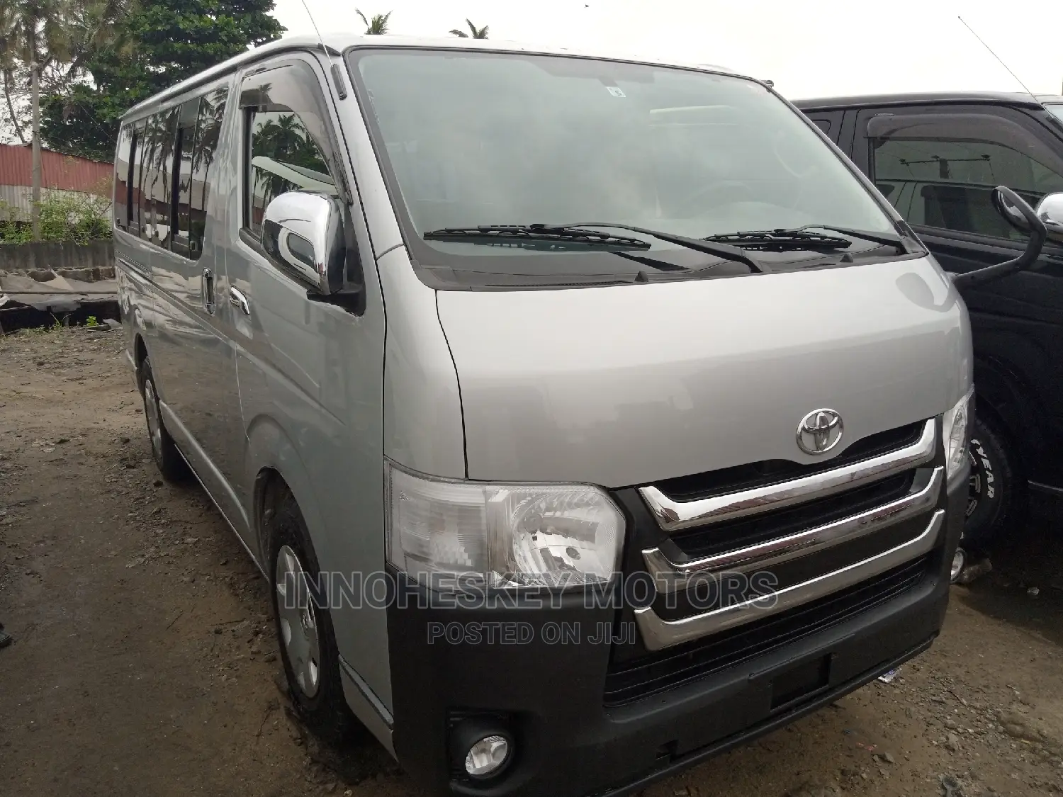 Toyota HiAce 2010 Silver