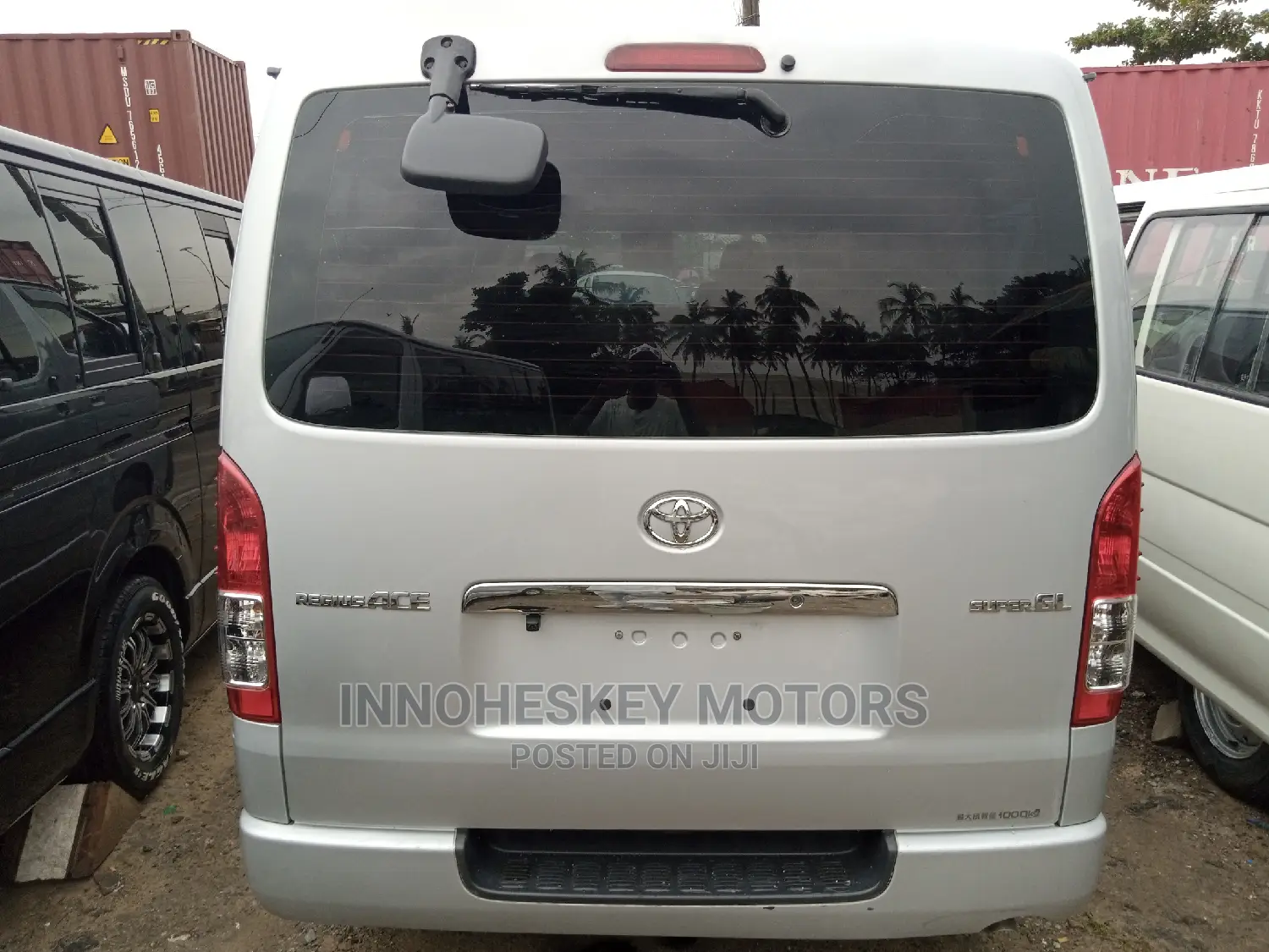 Toyota HiAce 2010 Silver