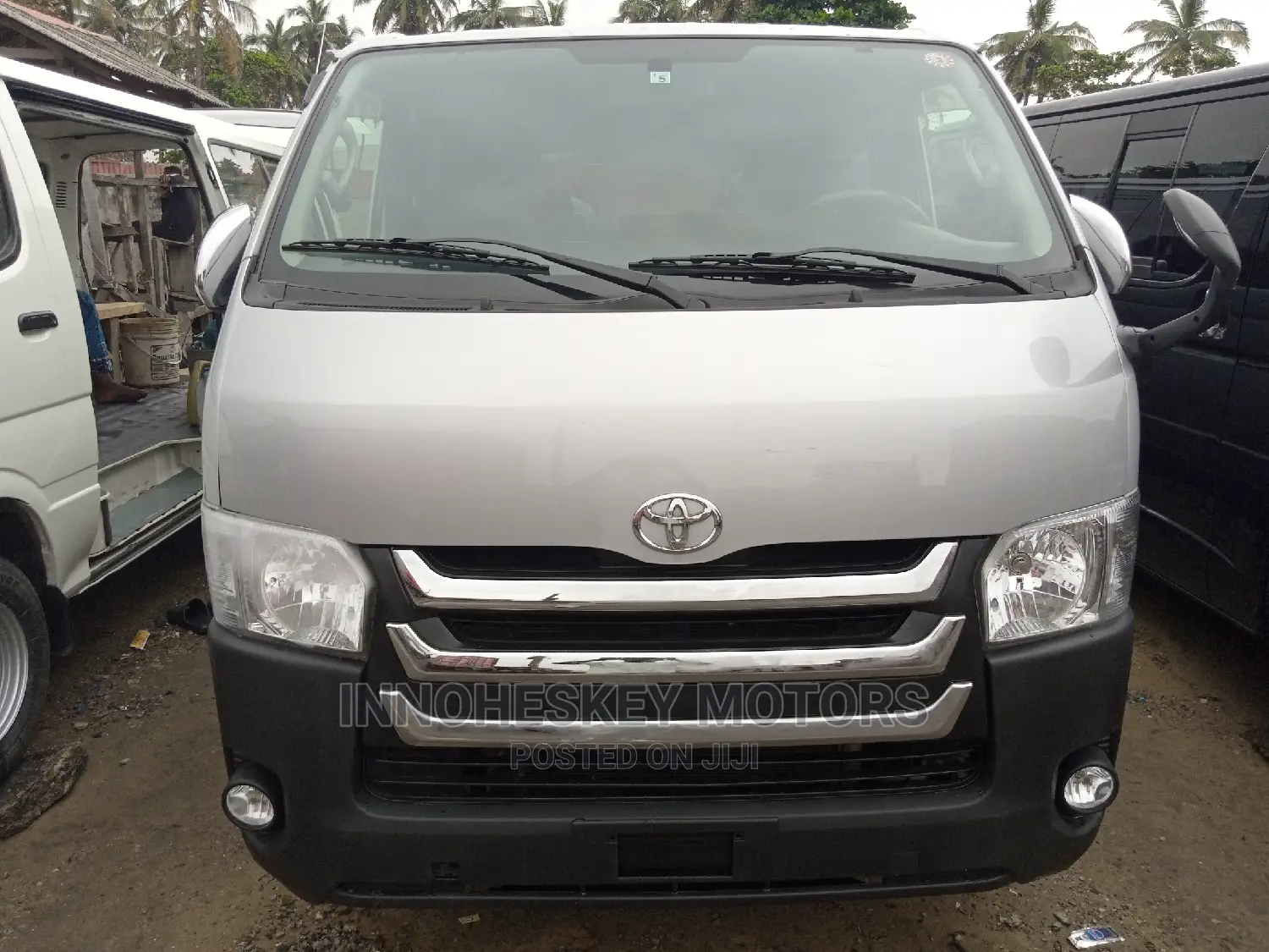 Toyota HiAce 2010 Silver
