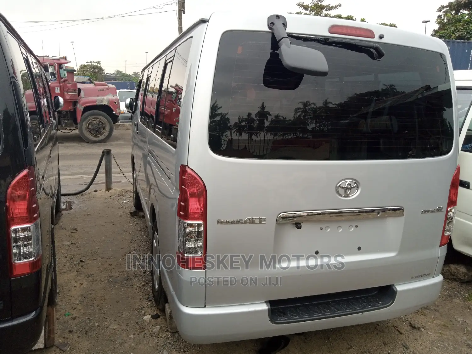 Toyota HiAce 2010 Silver