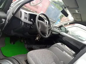 Toyota HiAce 2010 Silver