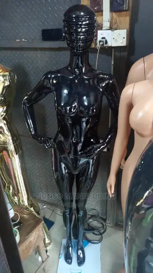 Line Line Face Fibre Glossy Black Female Mannequin
