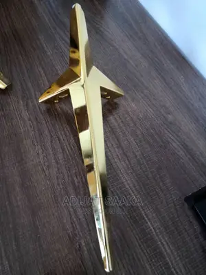 Leg Sofas and Cabinet Hinges