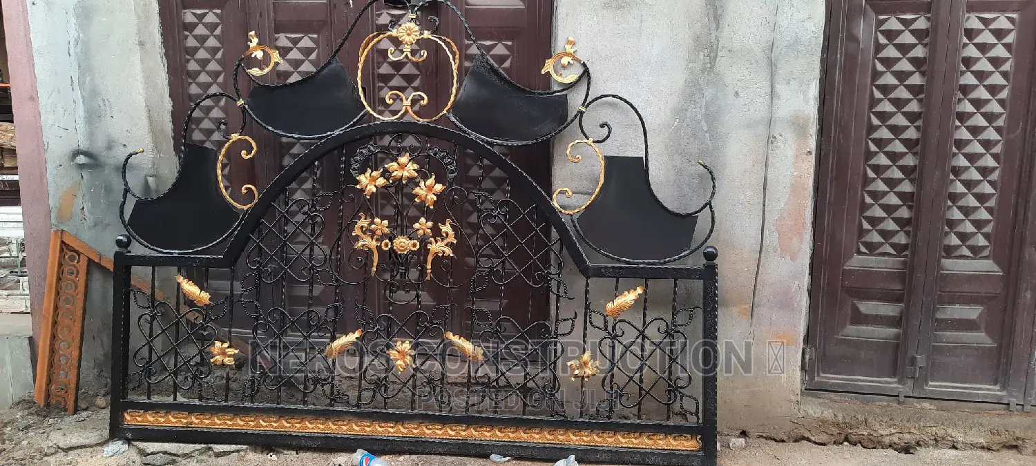Royal Fence Rail Wrought-Iron
