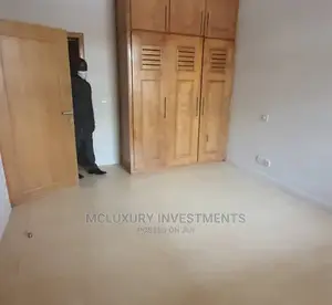 4bdrm Duplex in Banana Island for sale