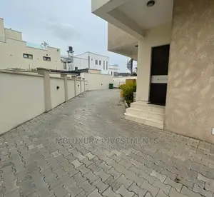 4bdrm Duplex in Banana Island for rent