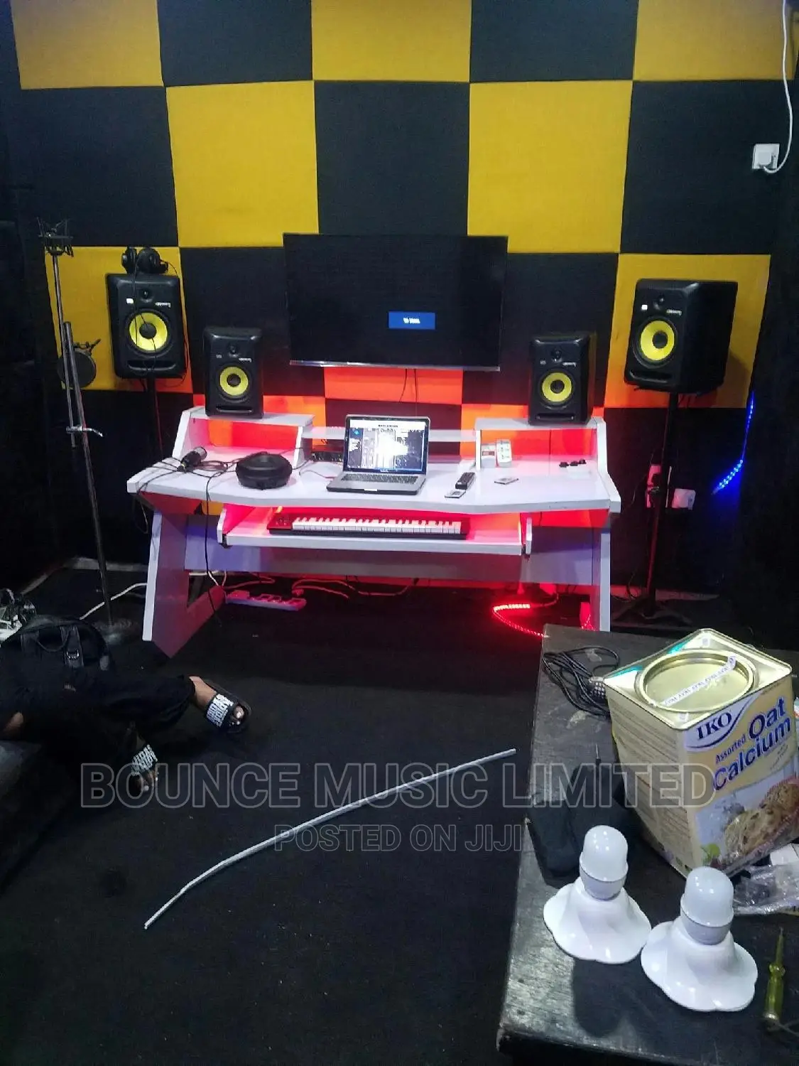 Studio Padding and Desk