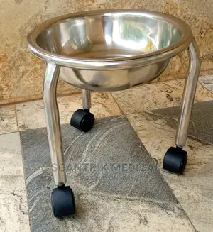 Steel Kick Bucket and Bowl Stand, for Hospital, 3
